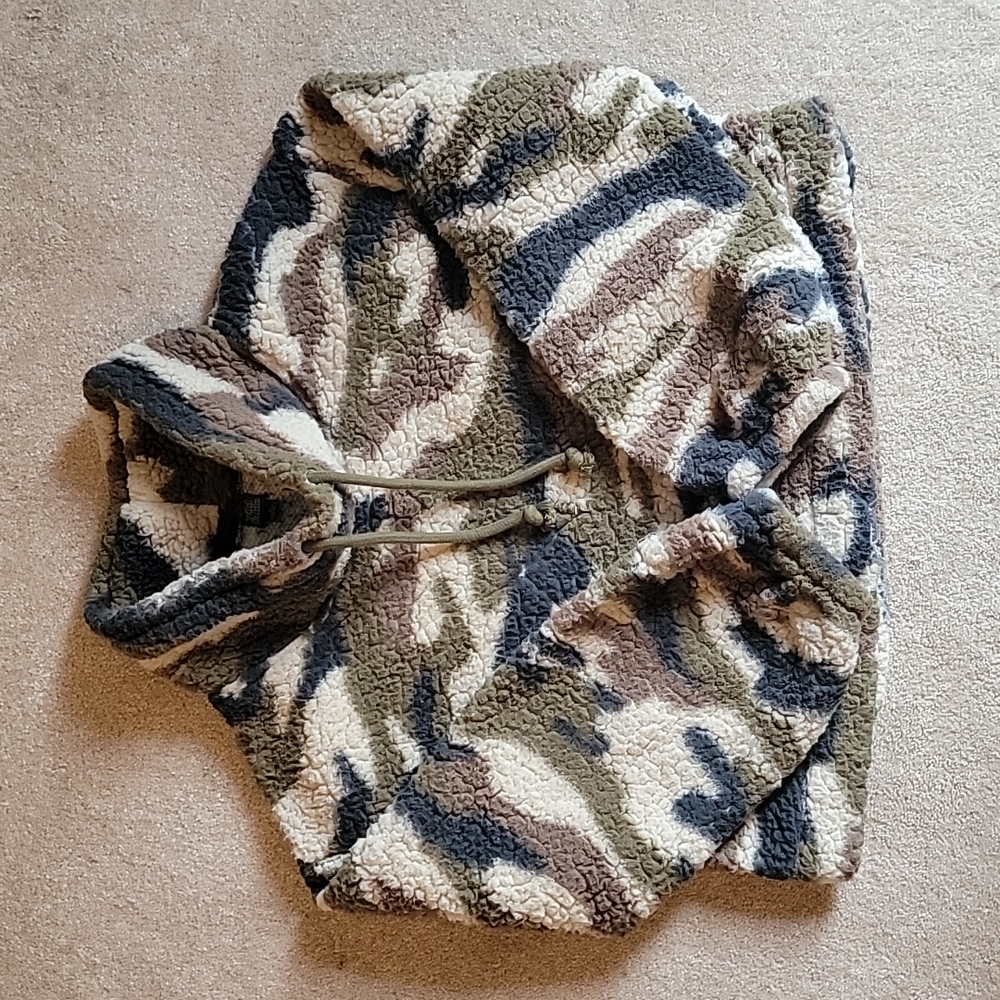 Camo teddy sweatshirt